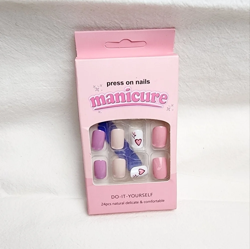 24 Pieces Fake Press On Nails